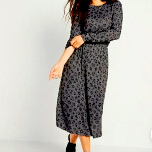 Old Navy Dresses & Skirts - Old Navy Grey and Black leopard Dress, size Large, long sleeve, waist-defined